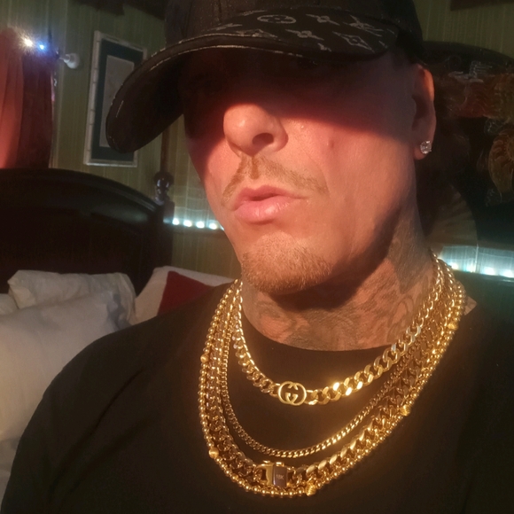 Meet your Posher, Russell - Picture 10 of 12